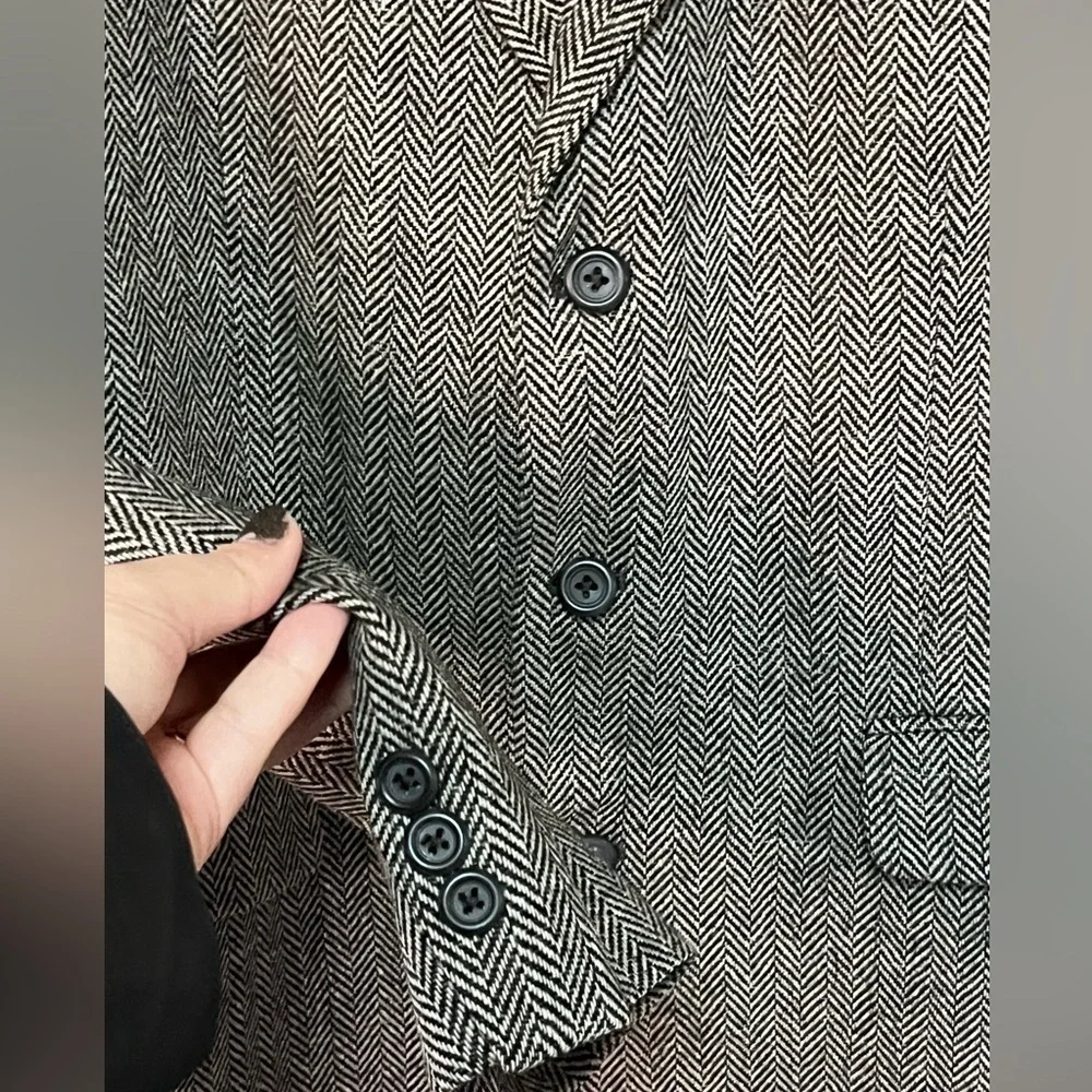 Vintage 90’s Irvine Park Wool Herringbone 3 button black and white Blazer Sz 40R